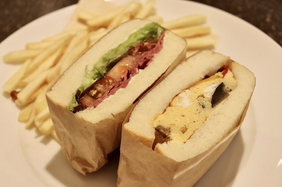 Hillscafespace's tweet photo. 【12/28〜1/3週替わりメニュー】◻︎パストラミビーフとレタス、ソーセージのスパニッシュオムレツ◻︎ほうれん草とベーコンのソテー◻︎ポークソテーマスタードクリームソース(十穀米付)
(※-15:00まで無料ドリンクセット/コーヒーor紅茶)
ご来店お待ちしております☺︎ https://t.co/hDwYecZ0G2
