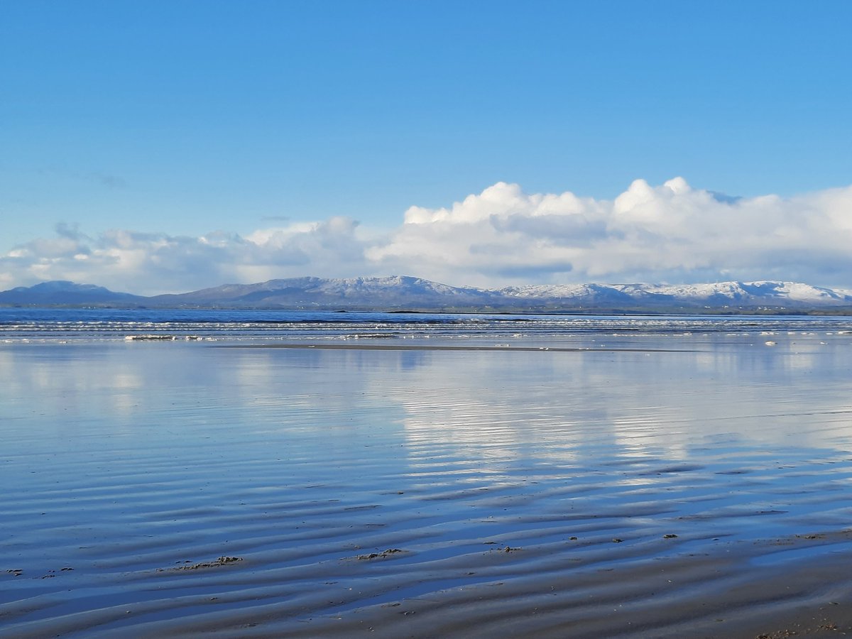 BridgetCorry's tweet photo. Rossnowlagh beach today in Donegal 😍 #WildAtlanticWay #Donegal @rtenews @RTENewsNow https://t.co/ZDINiK0EXr