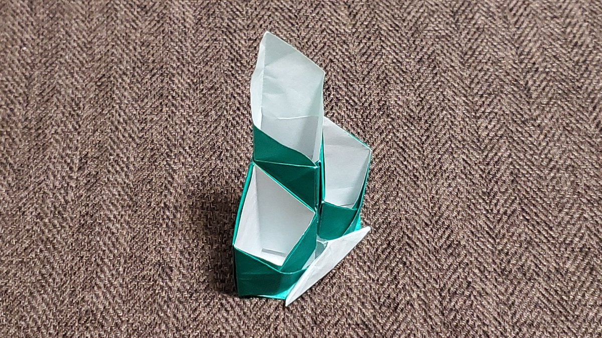 Tatsumi S Mitsuda 折り紙 紅白折り紙合戦 白組 作品名 門松 創作者 Tatsumi 折り紙で立体的な門松を折ってみました 折り紙作品 年末年始はおうちで折り紙