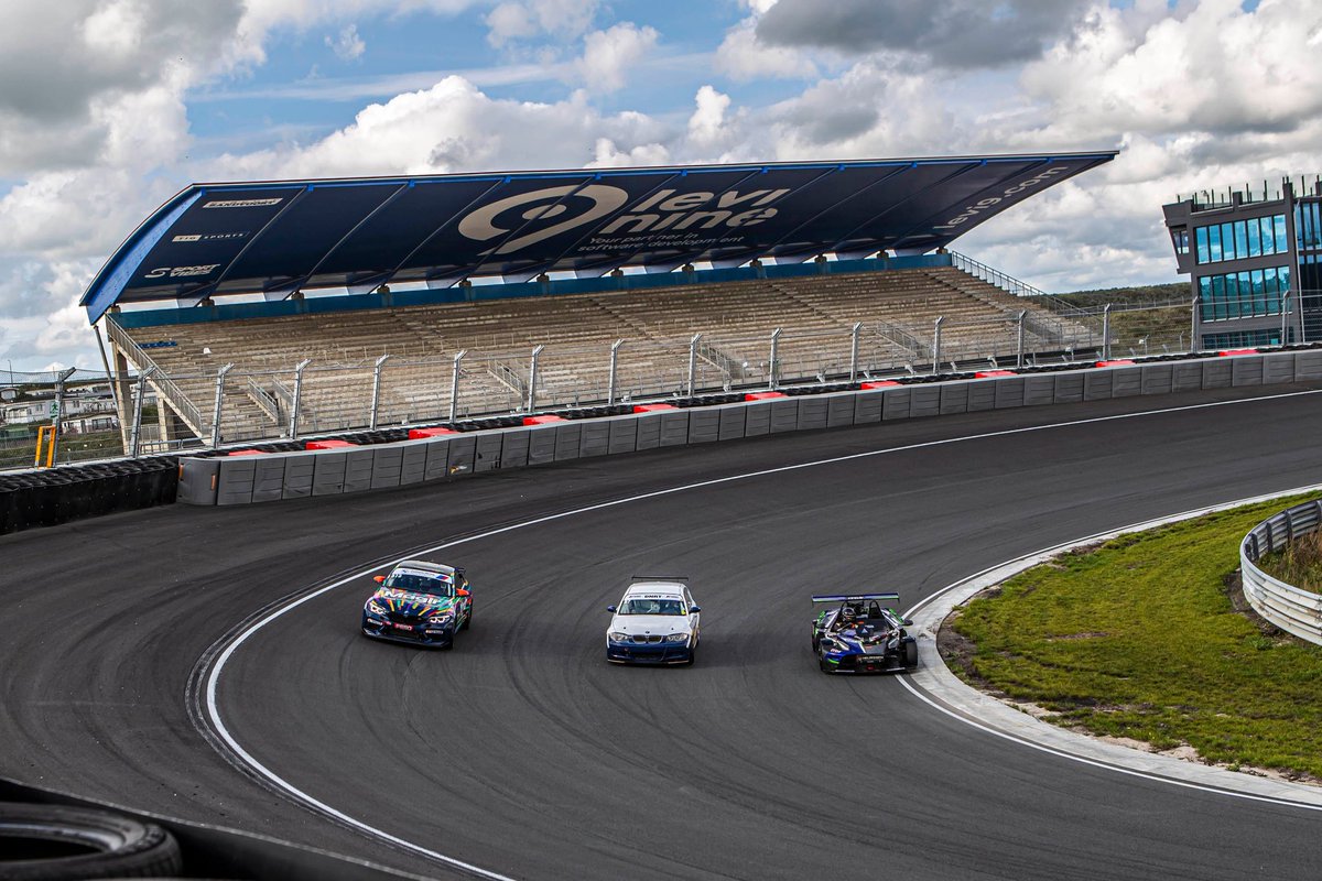 RSZ1955's tweet photo. Een terugblik naar een gek jaar waarin we gelukkig toch veel evenementen, met veel mooie auto’s, hebben mogen en kunnen organiseren! 
#RSZ #RensportschoolZandvoort #VrijRijden #RSZtrainingsdag #Trackday #CircuitZandvoort #TTcircuitAssen https://t.co/g7zAt45VAQ