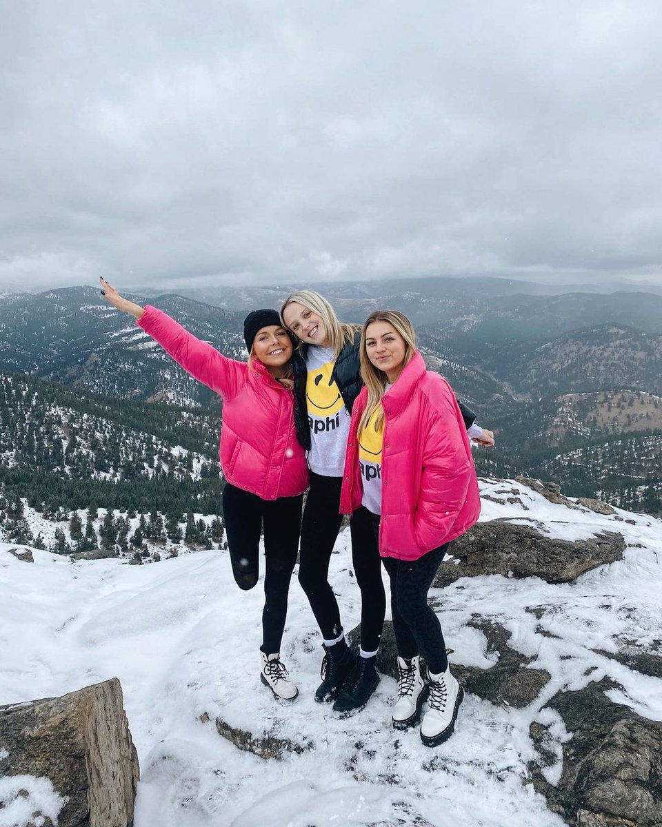 New Year’s Eve is T O M O R R O W 🎆🎊🥳 
 
What are you most looking forward to in 2021? ❤️