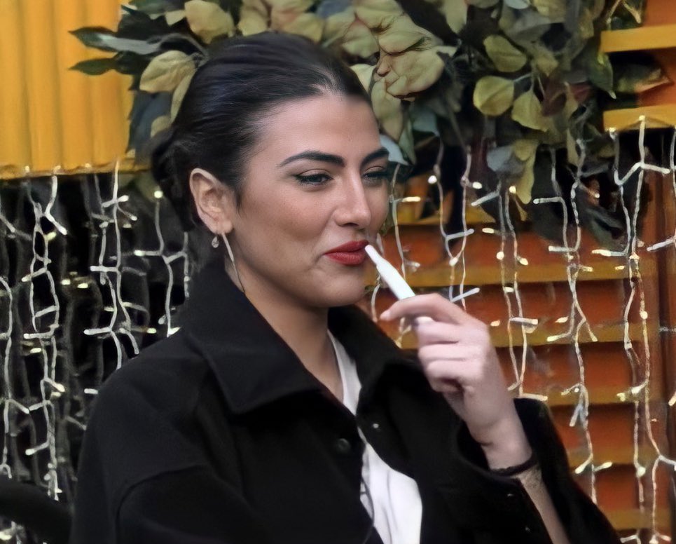 drinkthiscola's tweet photo. Giulia ma la smetti di essere sempre così bona? #gfvip https://t.co/dEVPZNmhwW