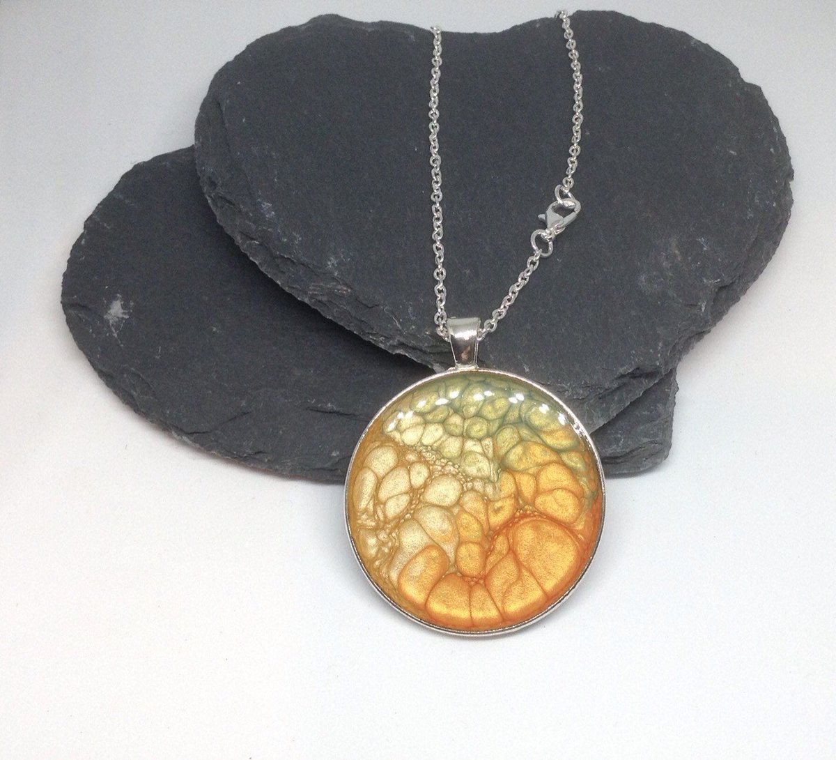 ArtisanJByViv's tweet image. Bright Necklace, Orange Resin Necklace, Pebeo Pendant, Colourful Pendant, Abstract Pendant, Mum Birthday Present, Female Birthday Gift tuppu.net/2285a93b #BeadsofCreation #Etsy #ColourfulJewellery