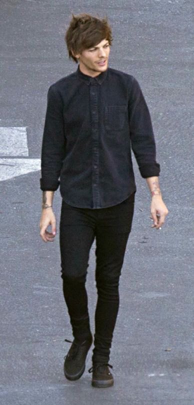 how’s he even breathing in these skinny jeans