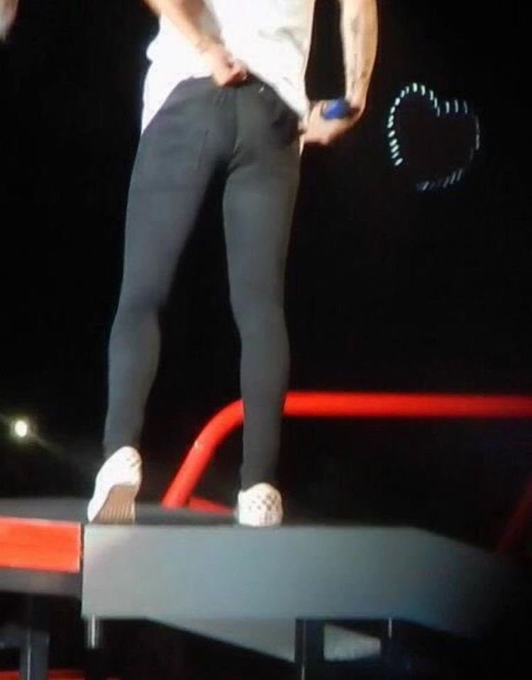 how’s he even breathing in these skinny jeans