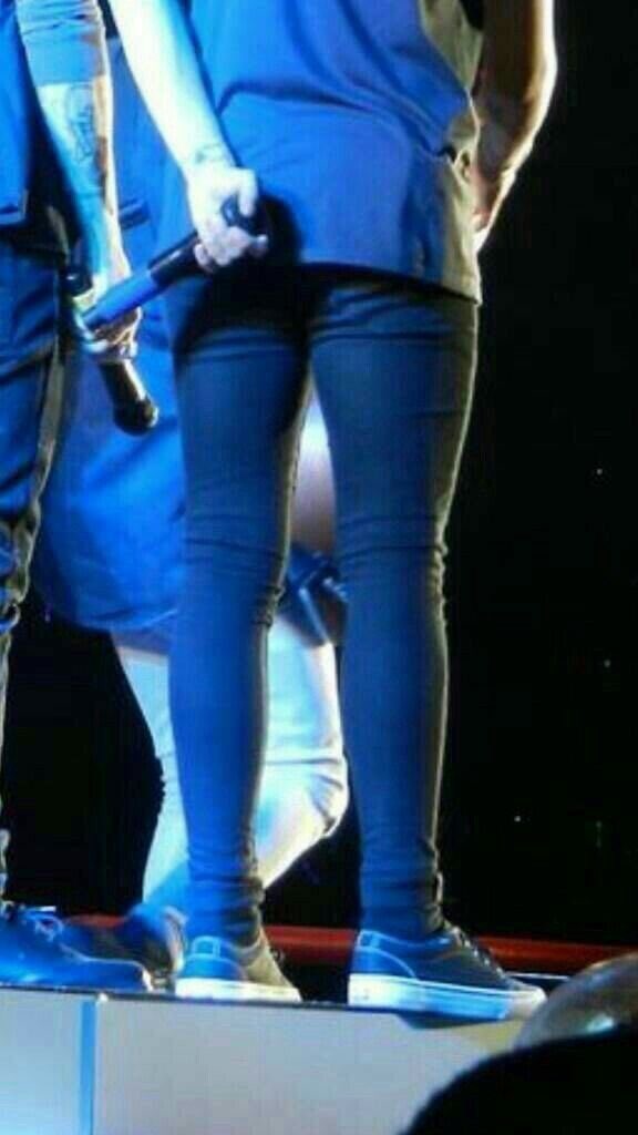 how’s he even breathing in these skinny jeans