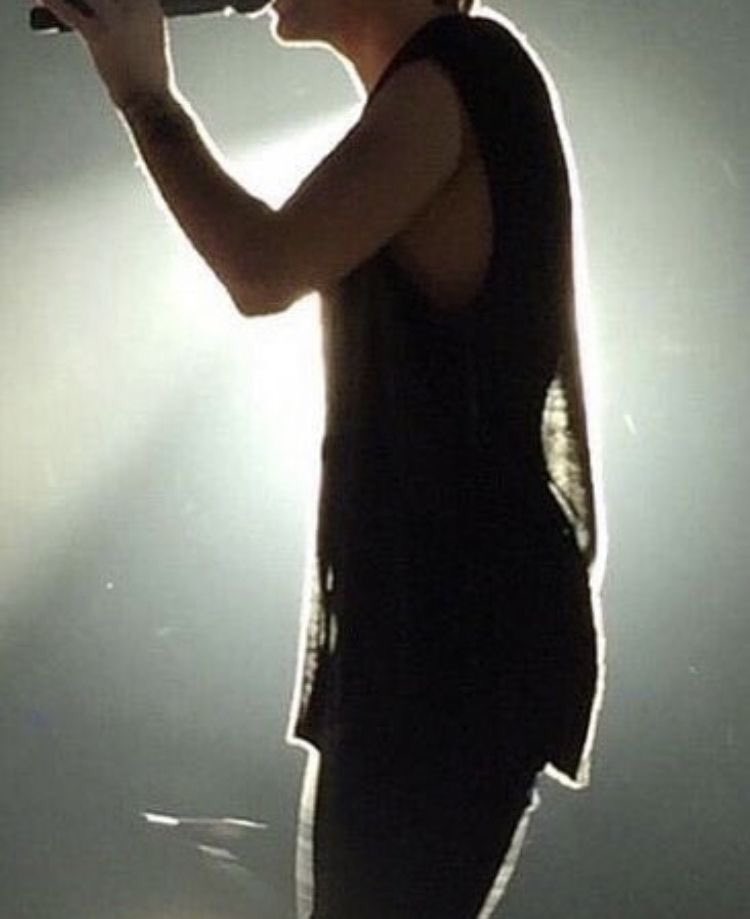 how’s he even breathing in these skinny jeans