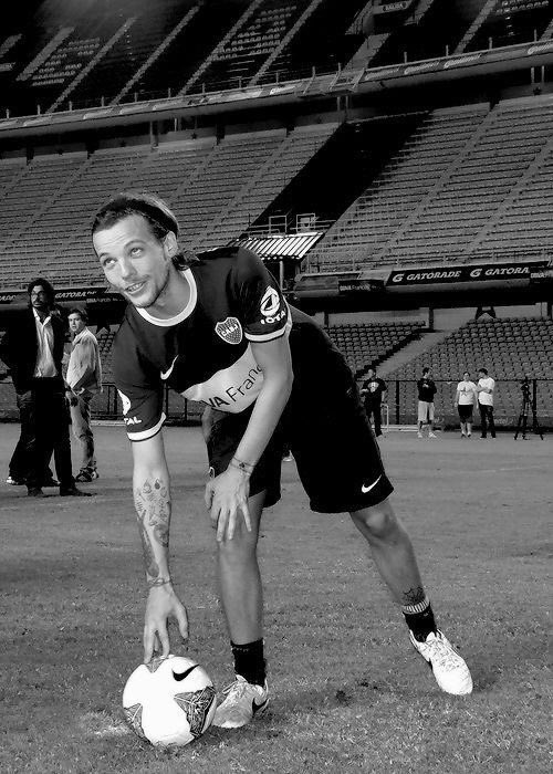 how’s he even breathing in these skinny jeans