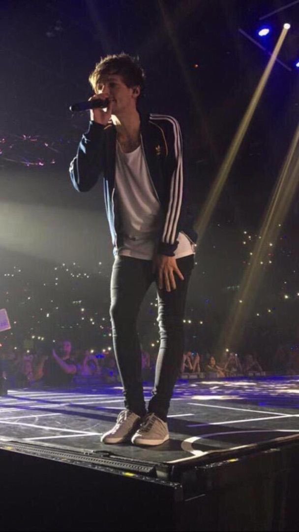 how’s he even breathing in these skinny jeans