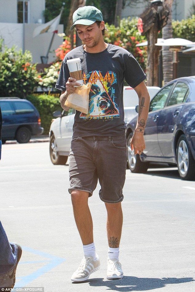 how’s he even breathing in these skinny jeans