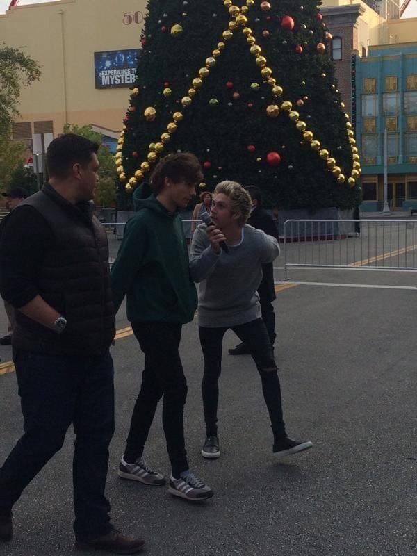 how’s he even breathing in these skinny jeans