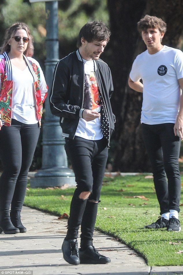 how’s he even breathing in these skinny jeans