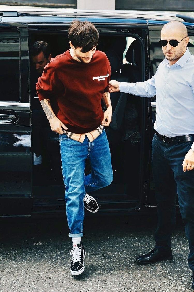 how’s he even breathing in these skinny jeans