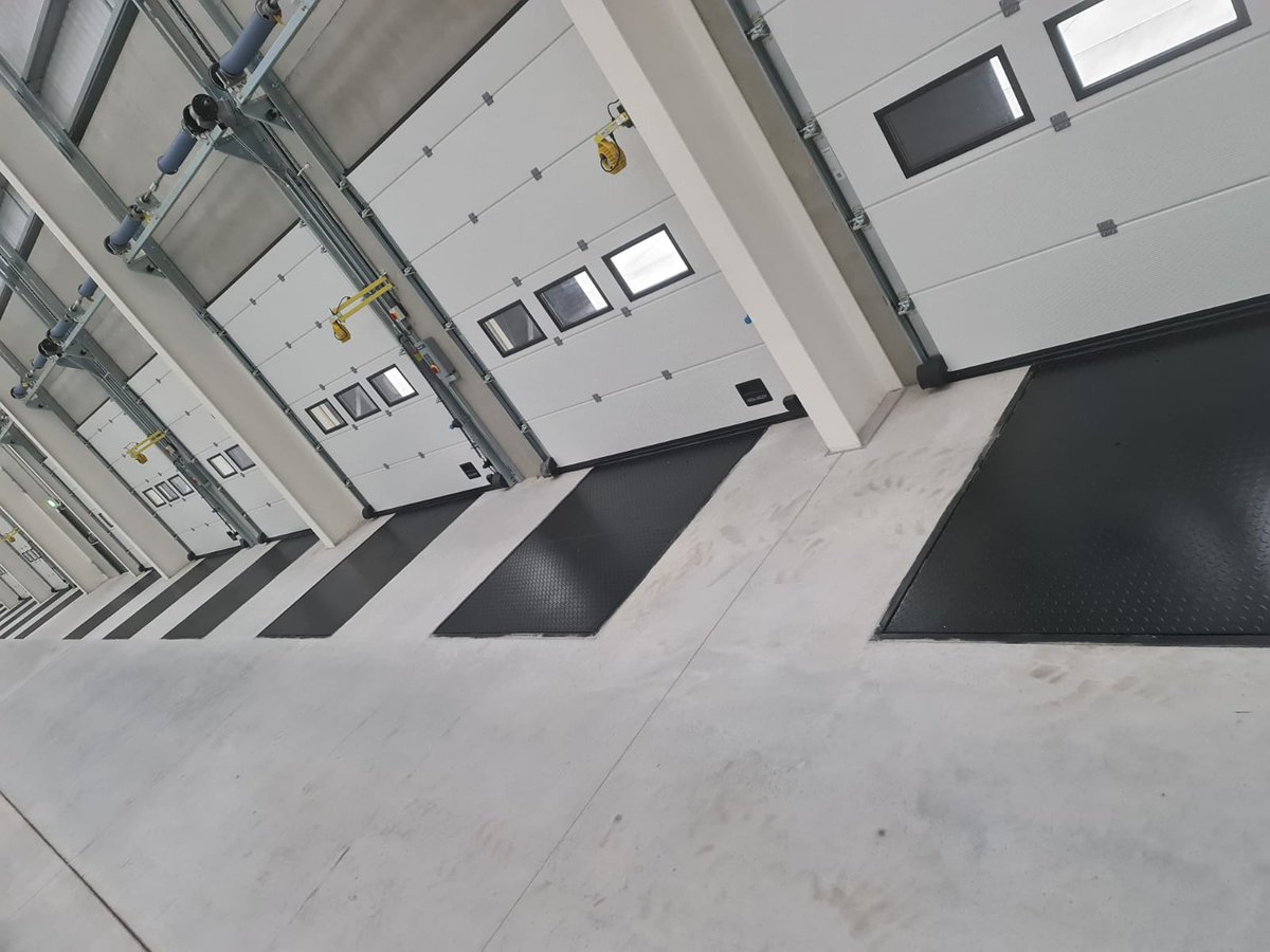 A team of our builders cleaners led by our supervisor Tino, was able to hand over the project to our client Readie with outstanding results. The team carried out the builders clean package of the total area of 26,344 sq ft in just under two months time.#loveconstruction #welldone