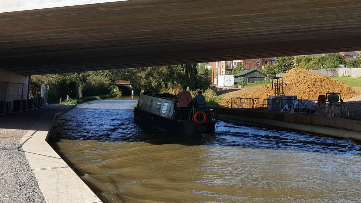 For offline bridges, multiple designs and methods are available as you have the time & space to do lots of things. Canals and rivers generally count as ‘offline’ as they are far less onerous to deal with; canal boaters are friendlier than 8 lanes of commuters!