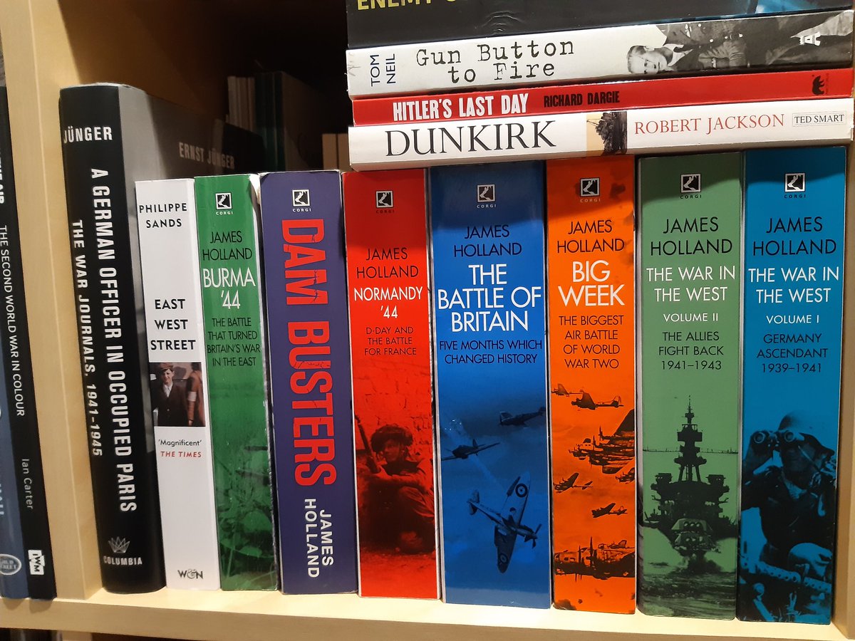 Red5Fox1's tweet photo. Xmas has improved the library no end but OCD says I have to buy one again. @WeHaveWaysPod @James1940 @almurray https://t.co/psP8jPfrMU