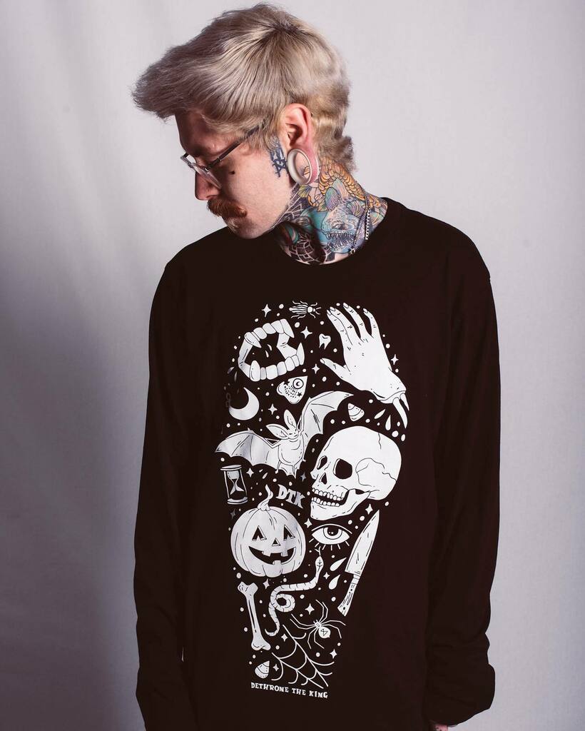 DTKHQ's tweet photo. We have 4 of our KEEP IT SPOOKY long sleeve top left (1 small, 1 medium, 2 large). Available in our clearance sale for under £10 with code SALE50.  Discount code expires tomorrow at midnight!  Much love 🖤

Modelled by @ohmmydays
Photo by @sheffieldph… https://t.co/sRELnVKU9t https://t.co/sL9ajpQFjU