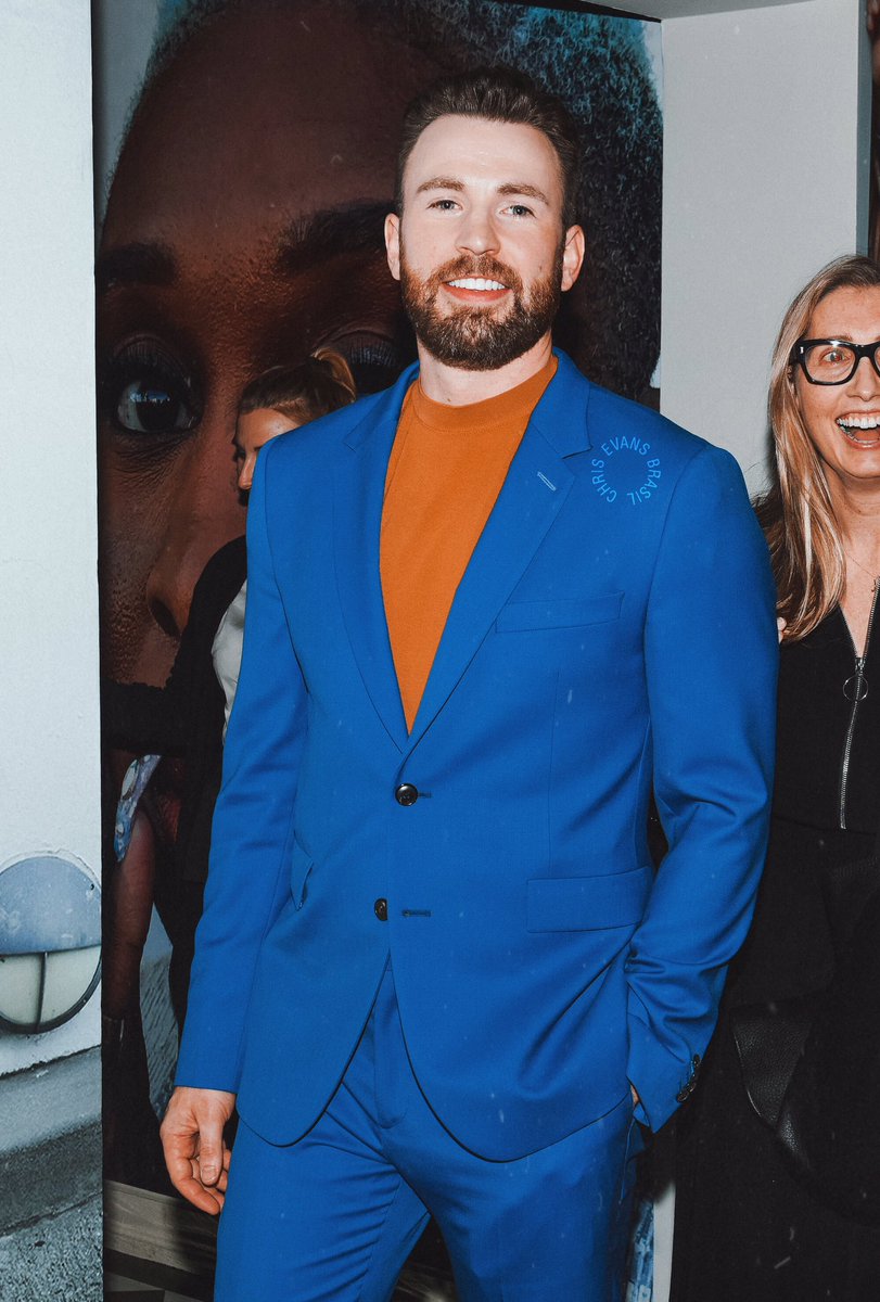 • (03/01) Chris compareceu à festa da ‘W Magazine’ em Los Angeles.