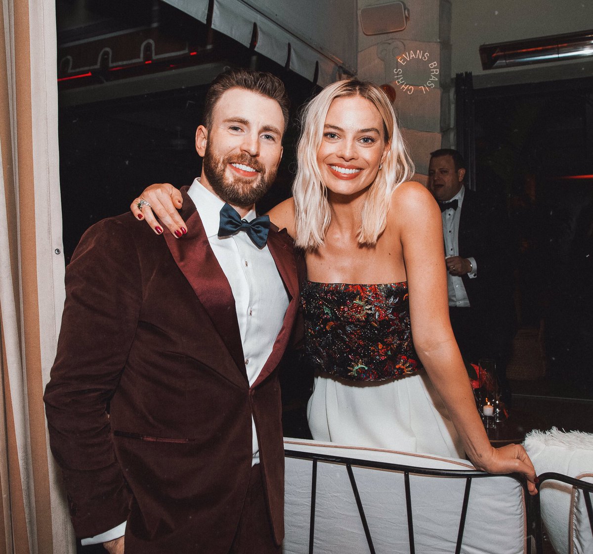 • (05/01) Chris compareceu a 77ª edição do Globo de Ouro em Los Angeles.