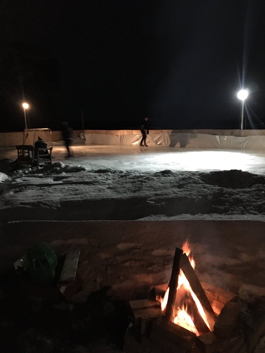 A pic from last night’s skate on the #BackyardRink