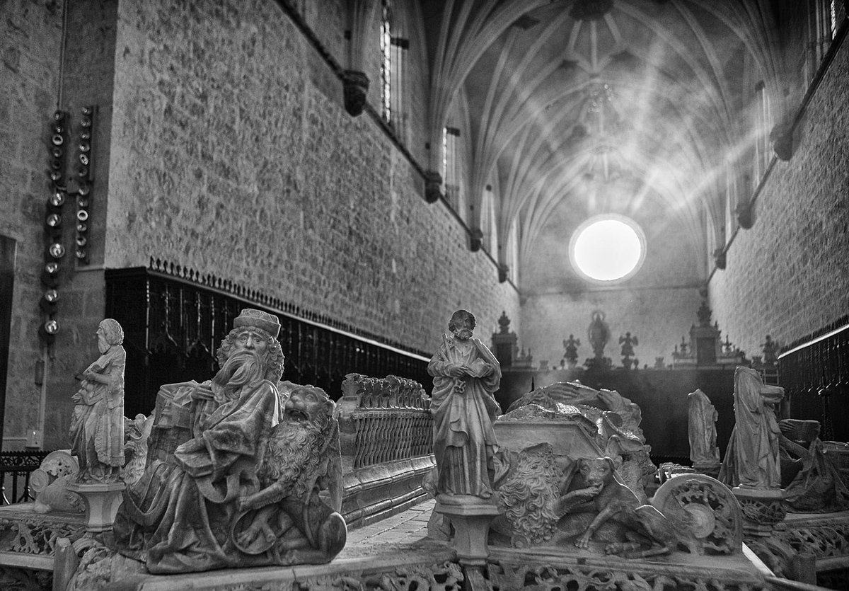 Milagro de la luz en ⁦<a href="/cartujadeburgos/">Cartuja Miraflores</a>⁩ ⁦<a href="/diariodeburgos/">Diario de Burgos</a>⁩  ⁦<a href="/PatrimonBurgos/">Patrimonio de Burgos</a>⁩ ⁦<a href="/archiburgos/">Archidiócesis de Burgos</a>⁩ #milagro