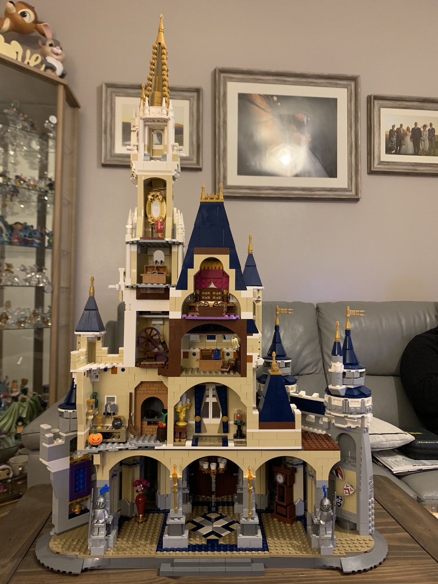 If you can’t go to the castle, bring the castle to you 🏰 <a href="/RodneyBroddle/">There is no Brod, only Zuul</a> 
#lego