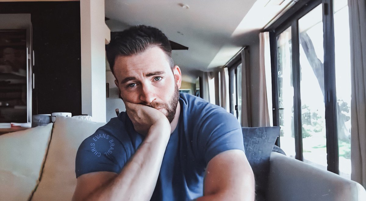 • EXTRA: No período do dia 14 de maio a 30 de junho Chris concedeu diversas entrevistas virtuais para a divulgação da minissérie ‘Defending Jacob’.você encontra todas as entrevistas aqui:  http://bit.ly/2L6UE7k&nbsp;