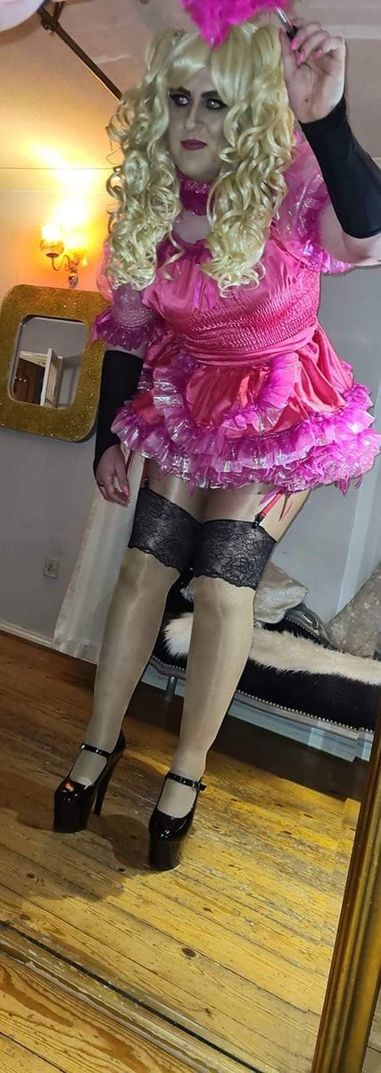 I see these pictures are getting a lot of attention on fetlife...I think people prefer me being a sissy lol #sissytiffani #feelingpretty