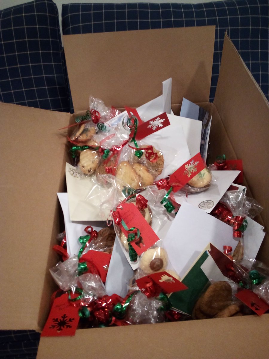 CampusChurch's tweet image. We love seeing our Adventure Communities serving their community. Before Christmas, our "Seniors Serving Seniors" Adventure Community packed cookies for the residents at Christian Terrace. #CampusChurchAdventures #AdventureTogether #AdventureCommunity