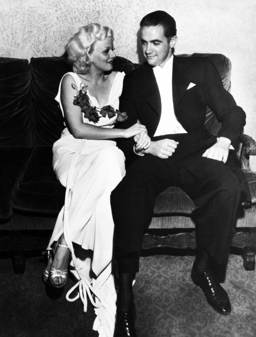 Jean Harlow accompanied him to the premiere of Hell's Angels, but Noah Dietrich wrote many years later that the relationship was strictly professional, as Hughes apparently disliked Harlow personally.
