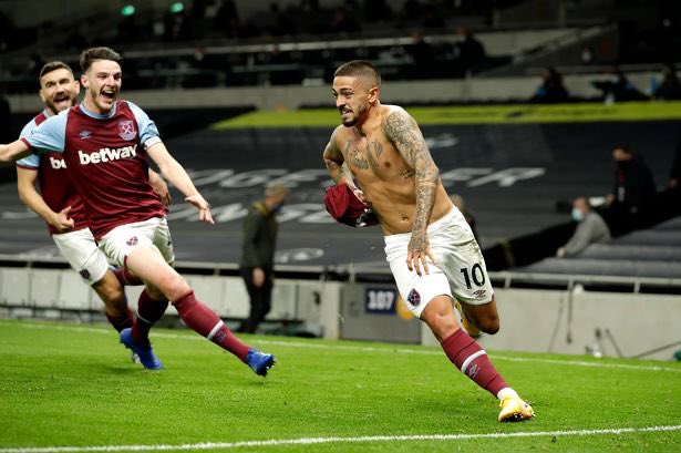 2. Manuel Lanzini’s goal Vs Spurs.Do i need to say much for this one? 3 goals in 8 minutes and what a goal to do it. Never stop believing, it’s Spurs.