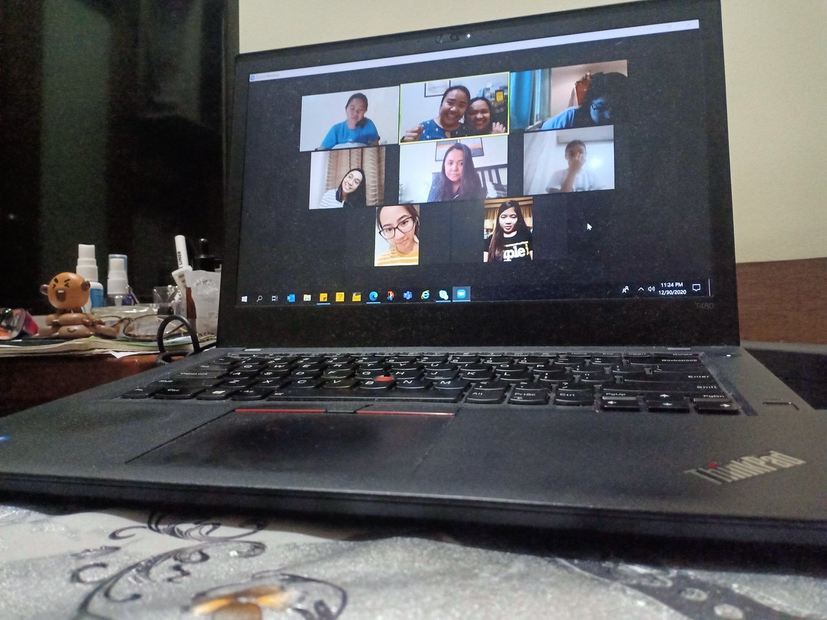 IamSakuraL's tweet photo. 2020 last virtual catch-up today with My Girls turned into 2021 Planning Meeting β₯οΈπ€
Tita na talaga haha from playing online games before to investment topic π
#Collegefriends #FriendsforKeep https://t.co/uiA7SIoo6f