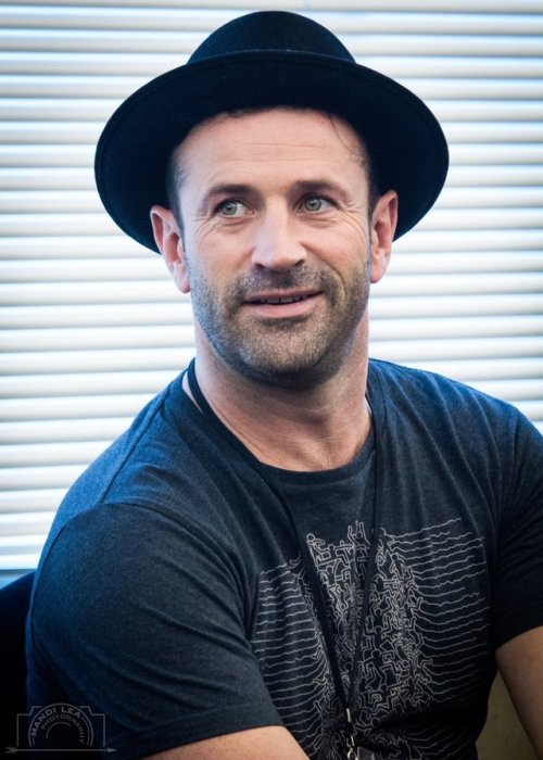 Sara2211___'s tweet image. Le serie tv non fanno altro che ricordarmi il motivo per il quale io ho aspettative alte sugli uomini. 

AH. E LUI E' IL MIO TIPO IDEALE, VI PREGO. CLONATELO!😍🥺😭

#adamfergus #beingerica