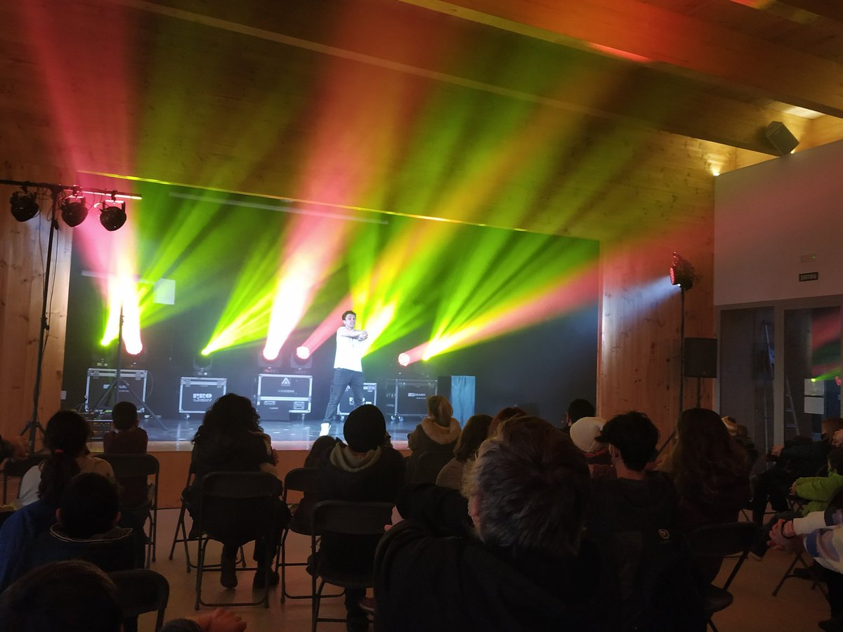 🎩🃏 A Altafulla tanquem el 2020 gaudint amb la màgia del mag <a href="/ArmentanoSergi/">Sergi Armentano</a> i el seu espectacle 'Il•lusions'. Els més petits, però també els més grans 😜, han exhaurit les 108 entrades disponibles.