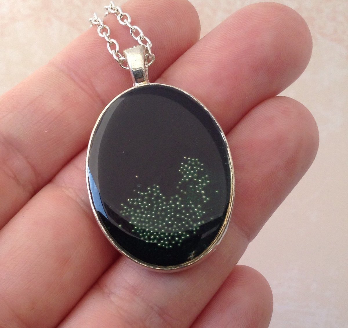 ArtisanJByViv's tweet image. Black Oval Pendant, Goth Wedding Jewellery, Emo Jewellery, Rockabilly Jewellery, Gift For Girlfriend, tuppu.net/b93e053a #Etsy #BeadsofCreation #GrungeStyle