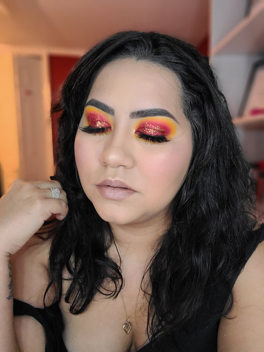 KitmaryMakeup's tweet photo. #makeup #makeupaddict #makeupisart #newmua #eyebrowsonfleek #makeuponpoint #makeupworld #makeupfeaturing #eyelashes #eyelashesonfleek #eyeshadowlook #makeuplook #makeuplooks #makeupideas #makeuptrend #undiscoveredmuas #undiscovered_muas #underratedmuas
#bperfectcosmetics https://t.co/TI8BkLTLPJ