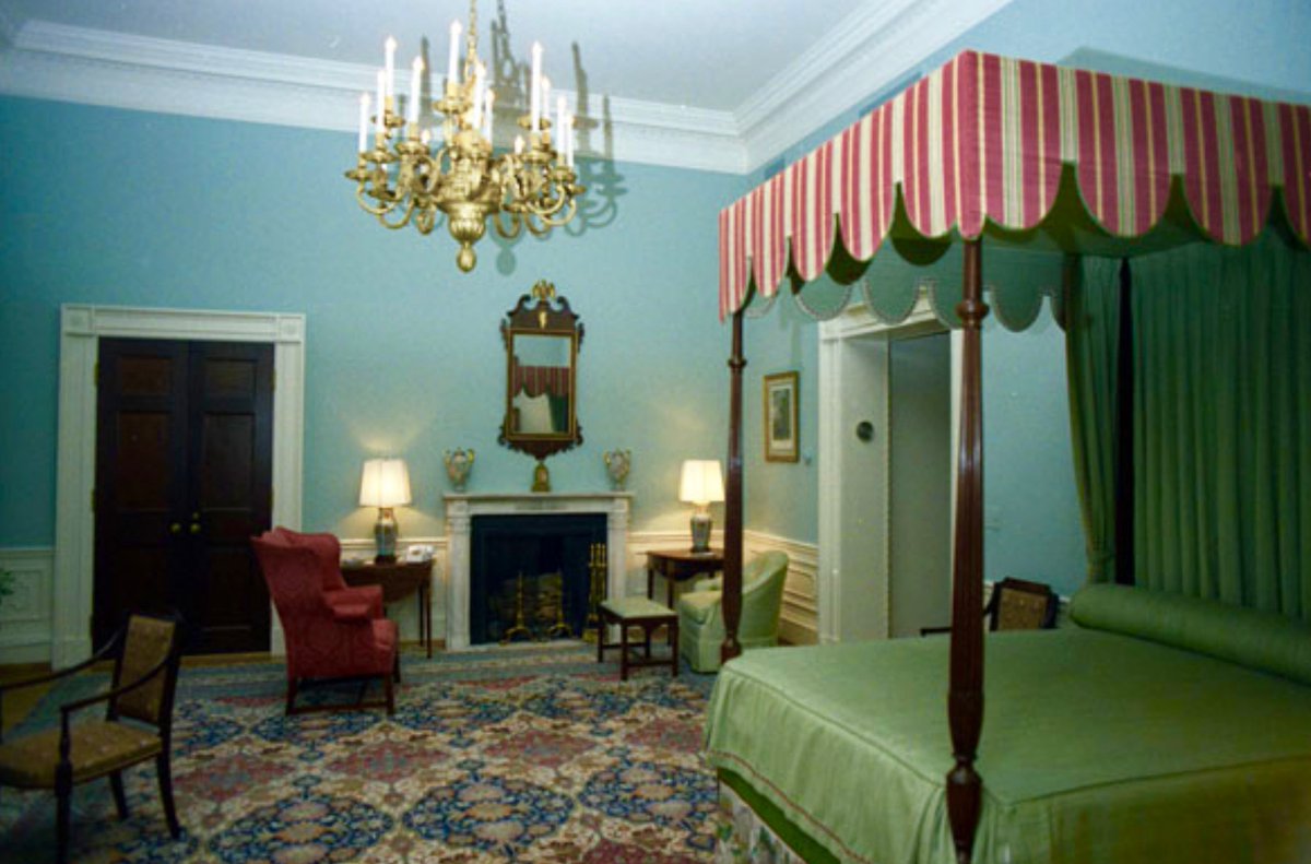 After banishing the JFK-LBJ rug and furniture, Nixon then changed his White House bedroom to look like this: