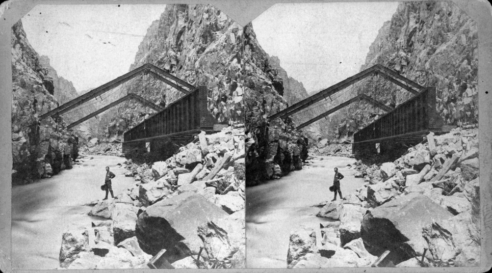 RGRMHC's tweet photo. #Stereoscopes are used to view #stereographs, an early form of three-dimensional #photography. To view, a double image is placed in the #stereoscope. When viewed through the stereoscope, the image appears three-dimensional. The earliest stereoscopes appeared in the 1830s. ⁣ https://t.co/l5lv9n3YS7