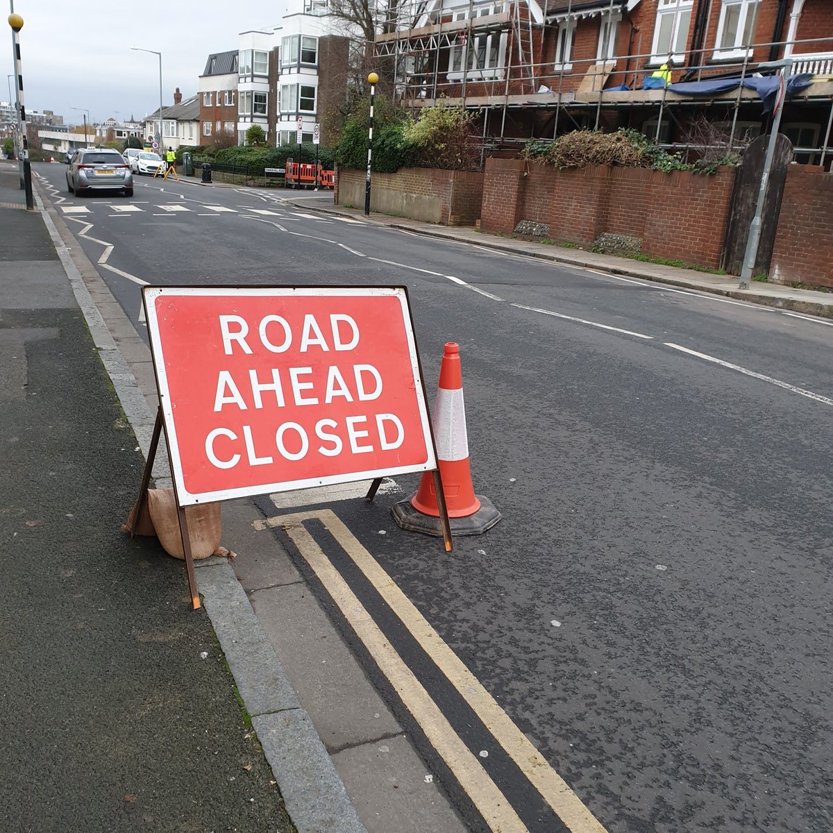 the first challenge is transporting some heavy equipment across a large site, roadsigns, barriers, 25kg (now wet and 30ish) sandbags, A-boards...(2/8)