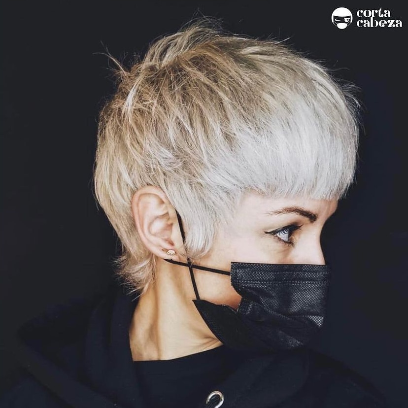 #hair #hairstyle #haircolor #white #whitehair #whitehairgirl #peluqueriamadrid #peluqueros #inspohair #hairstyles #haircutsforwomen #wellaplex #deco #wellafamily #fantasyhair #whitehairs #pixiecut
Reposted from @cortacabeza1