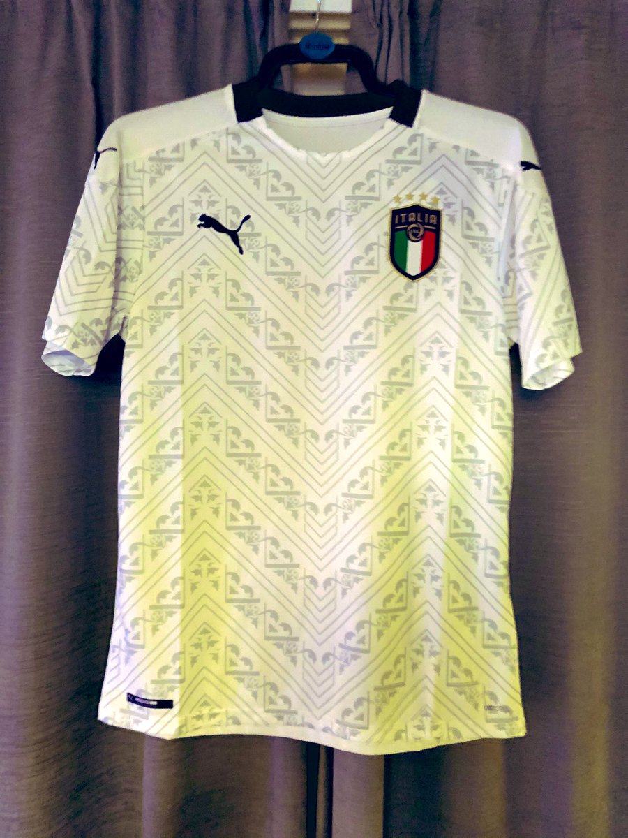7. Italy (A) ‘20A  @TheKitsbaia assist again, purchased from Amazon.I mean what a shirt, inspired by Italian culture, art and architecture featuring decadent Renaissance patterns reimagined “as a modern geometric graphic”... bellissimo! 