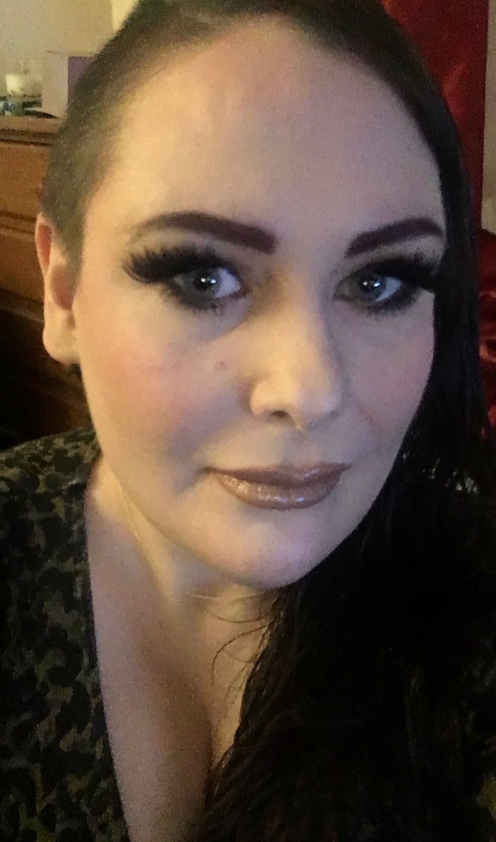 KohaiKate's tweet photo. I really need someone to shave my head... anyone around Manchester able to help out? 💋💋 https://t.co/US7VMcUGXW