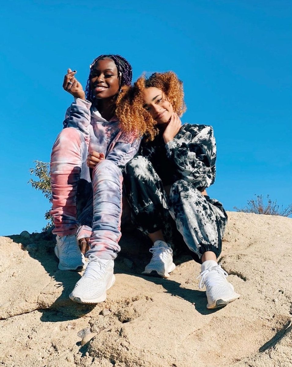 UkpopN's tweet photo. Aaah que Mv pft, a musica tem uma vibe maravilhosa

#NowUnitedHewale https://t.co/xGMCvOOzA9
