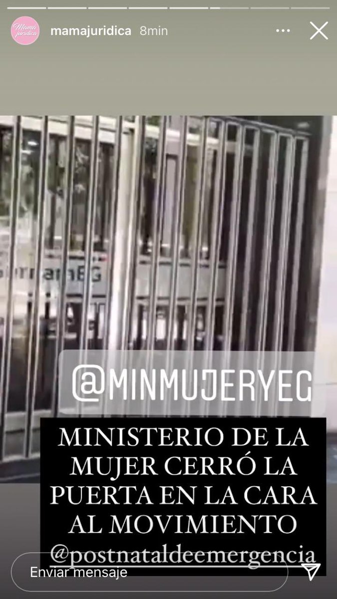Yessiandr's tweet photo. @adnradiochile @monicazalaquett @GobiernodeChile cierra las puertas literal de @MinMujeryEG cuando un grupo de madres de manera pacífica llevó carta pidiendo una respuesta que se hace esperar desde octubre https://t.co/lLCUnCtyZ7
