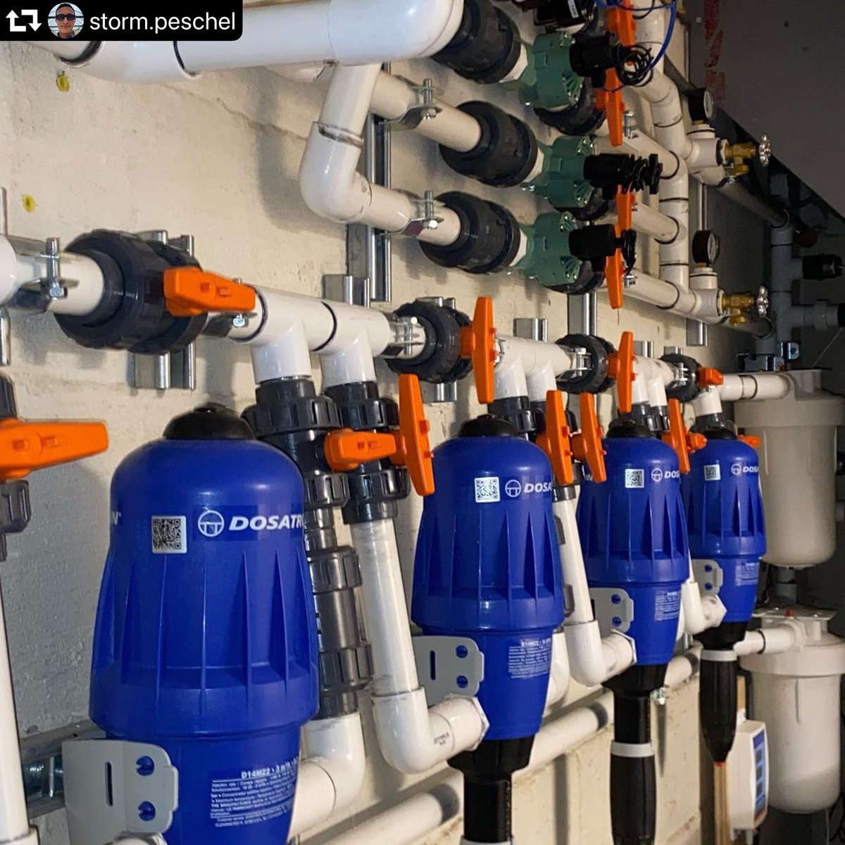 Dosatronusa's tweet photo. "3 zone 3 recipe installation. Fertilizer Injectors decrease employee labor time and responsibility mixing solutions while increasing consistency." We appreciate you sharing Storm!
#Dosatron #ClickClackGotYourBack https://t.co/xQLl9z3QFL