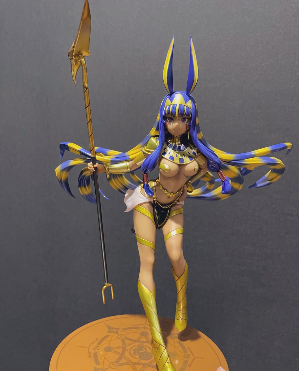 【中古】FGO キャスター/ニトクリス 限定版 メジェド神3体【傷あり】 FGO』より、キャスター／ニトクリスが第三再臨姿でフィギュア化！ 通常