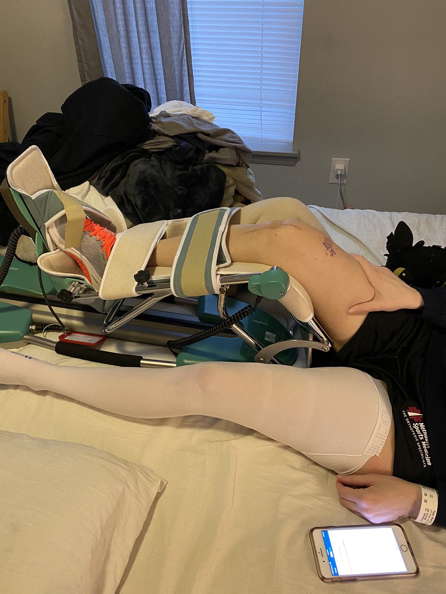 MrxFlip's tweet photo. My poor baby 😔 they had to force bend her knee today now they have her on a machine to keep it moving... been really tough on her. Keep her in your thoughts everyone. https://t.co/5aVmljoNKm