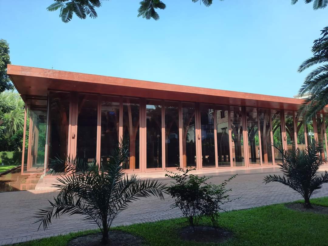 archbengali's tweet photo. Hanifia Jame Masjid by Kashef Mahbub Chowdhury
Visit Our Blog> https://t.co/lIsTZDqIy8
For More Photos and Info...
#Architecture #Bangladesh #Design #Archbengali #Ideas #Exterior #landscape #bengali #architect #projects https://t.co/gByOTr6XJl