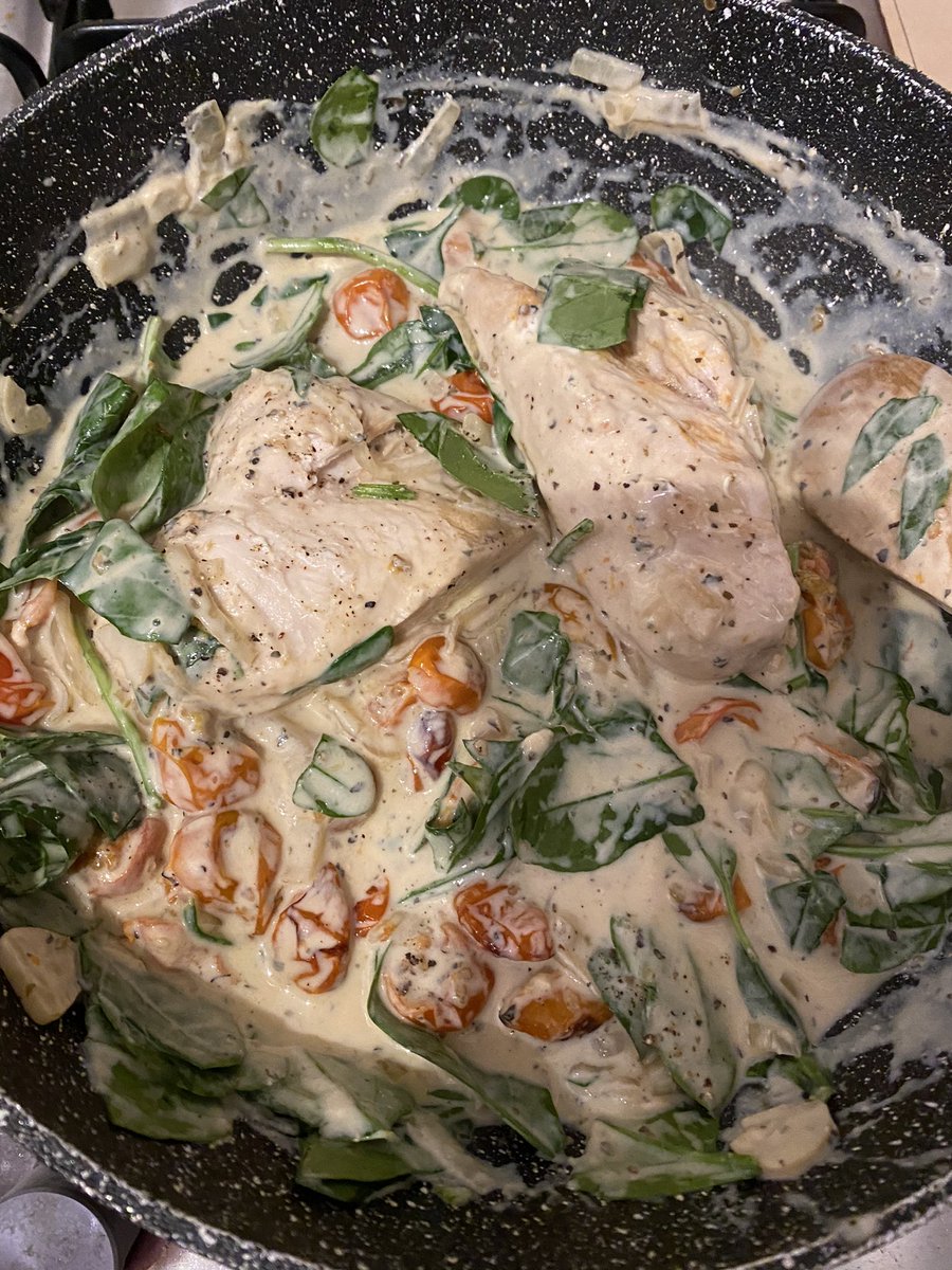 marps1982's tweet photo. You cannot beat the @pinchofnom of books. Creamy Tuscan Chicken from book 3. According to the boy it’s 9.9/10  #yum #pon #Gorgeous https://t.co/1EwUFpd50L