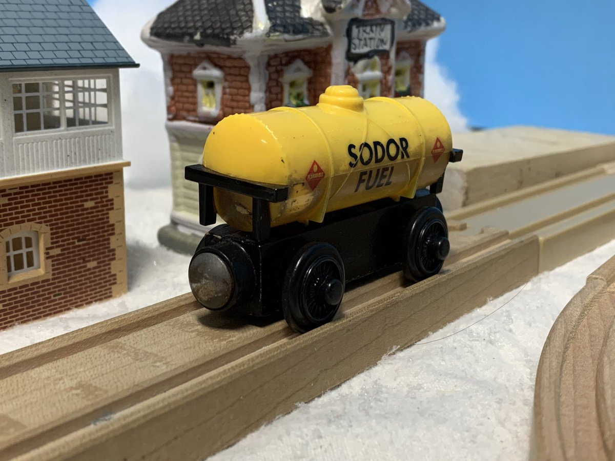 HeiselProduct2's tweet photo. #12DaysofCustoms Day 5
Forgot to upload yesterday, but here’s the Ertl fuel tanker https://t.co/NZskMSvS3N